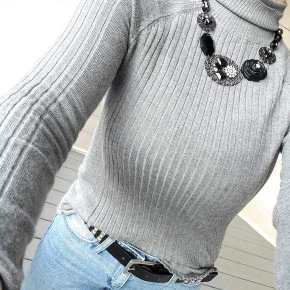 ZARA Grey Stretchy Ribbed Knit Lettuce Hem Casual Classic Basic Turtleneck - Picture 2 of 16